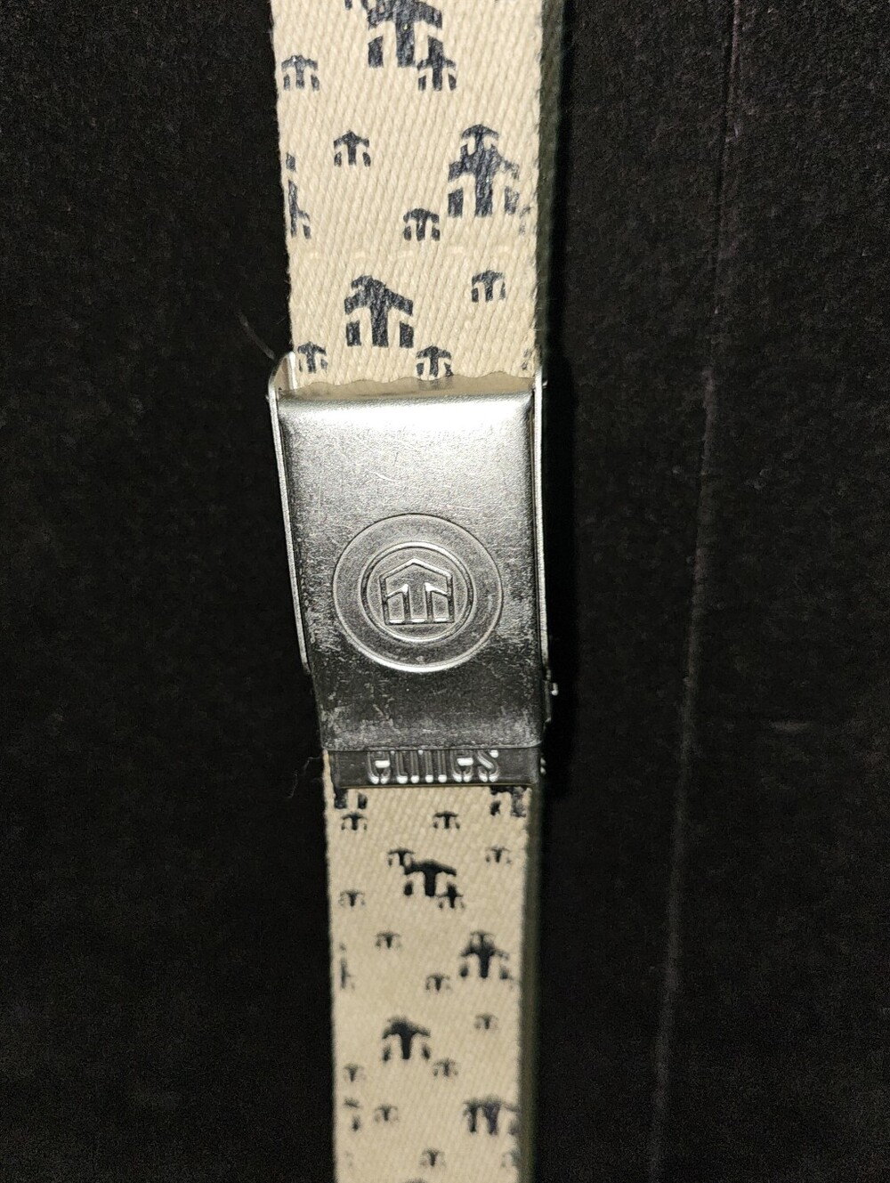 Vtg Y2K Etnies Canvas Patterned Belt with Silver Seat Belt Buckle - Cream/Black